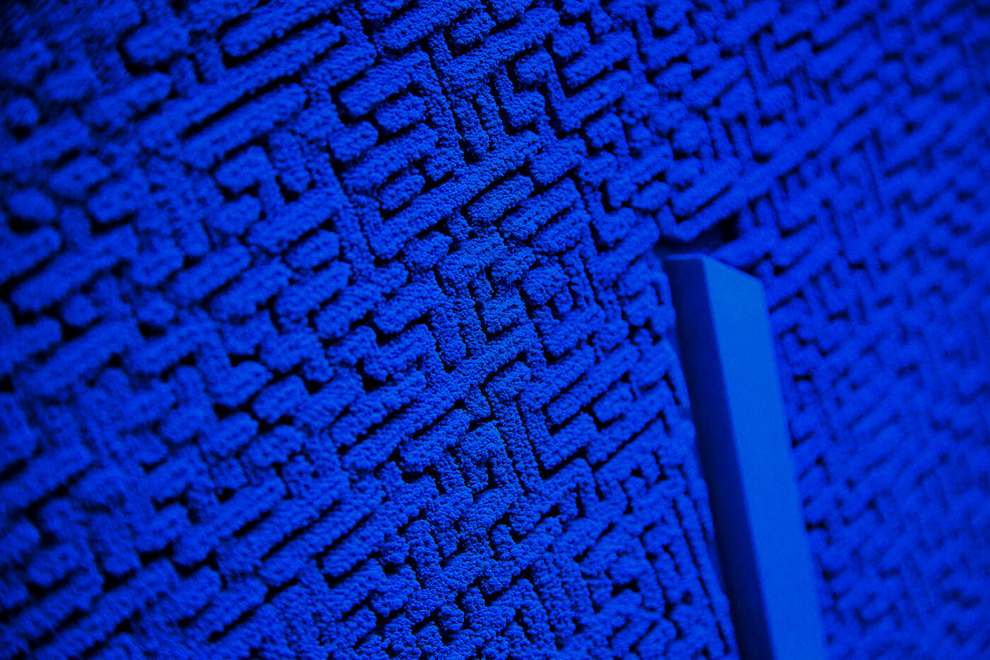 LABYRINTH 7 (deep blue),